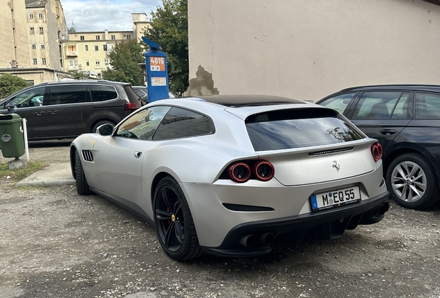 Ferrari GTC4Lusso