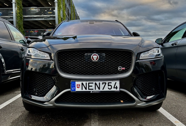 Jaguar F-PACE SVR