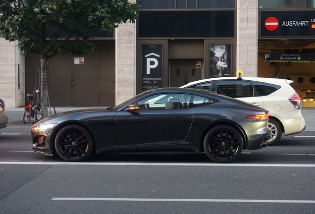 Jaguar F-TYPE P450 Coupé 2020