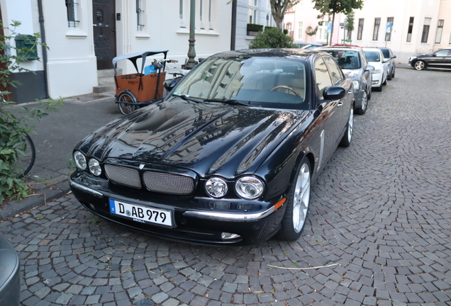 Jaguar XJR Portfolio