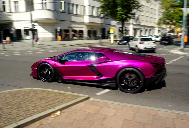 Lamborghini Revuelto