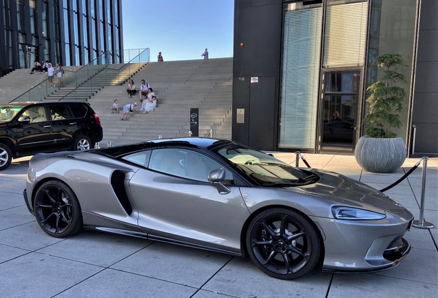 McLaren GT