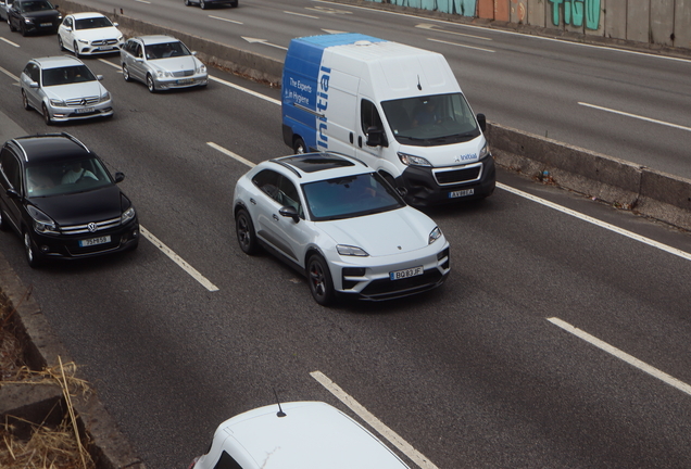 Porsche Macan EV Turbo