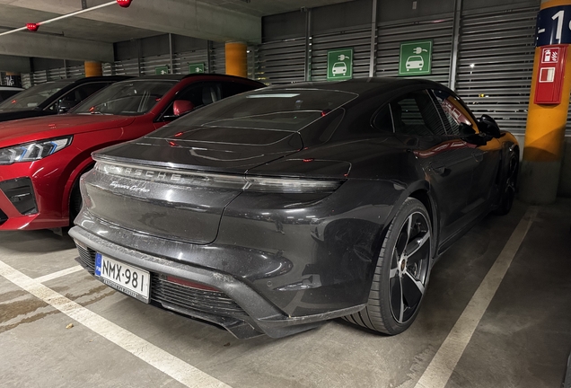 Porsche Taycan Turbo