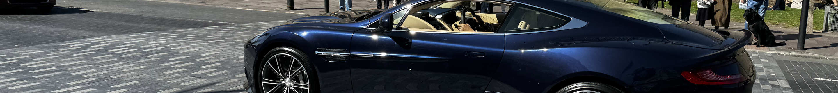 Aston Martin Vanquish 2013