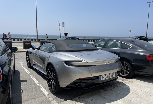 Aston Martin DB12 Volante