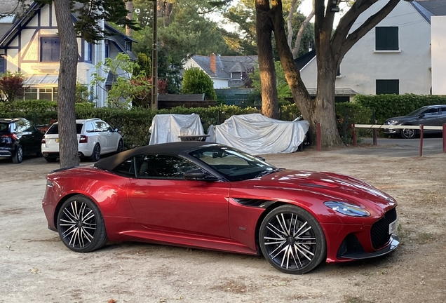 Aston Martin DBS Superleggera Volante