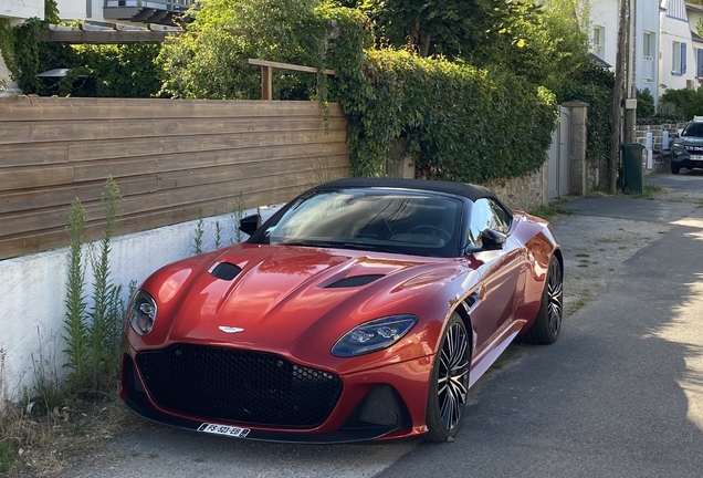 Aston Martin DBS Superleggera Volante