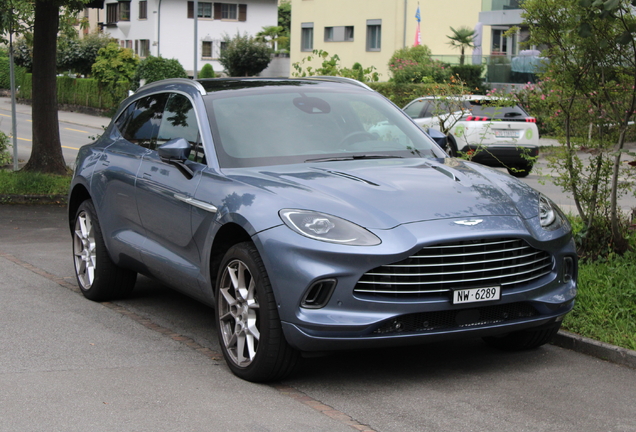 Aston Martin DBX