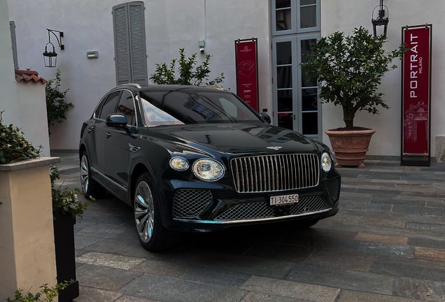 Bentley Bentayga Azure 2024