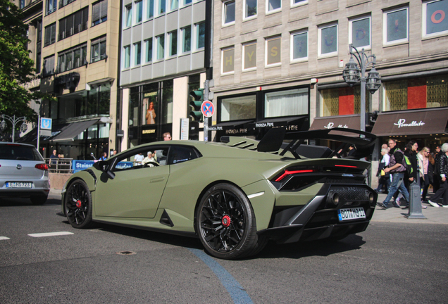 Lamborghini Huracán LP640-2 STO