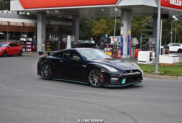 Nissan GT-R 2015