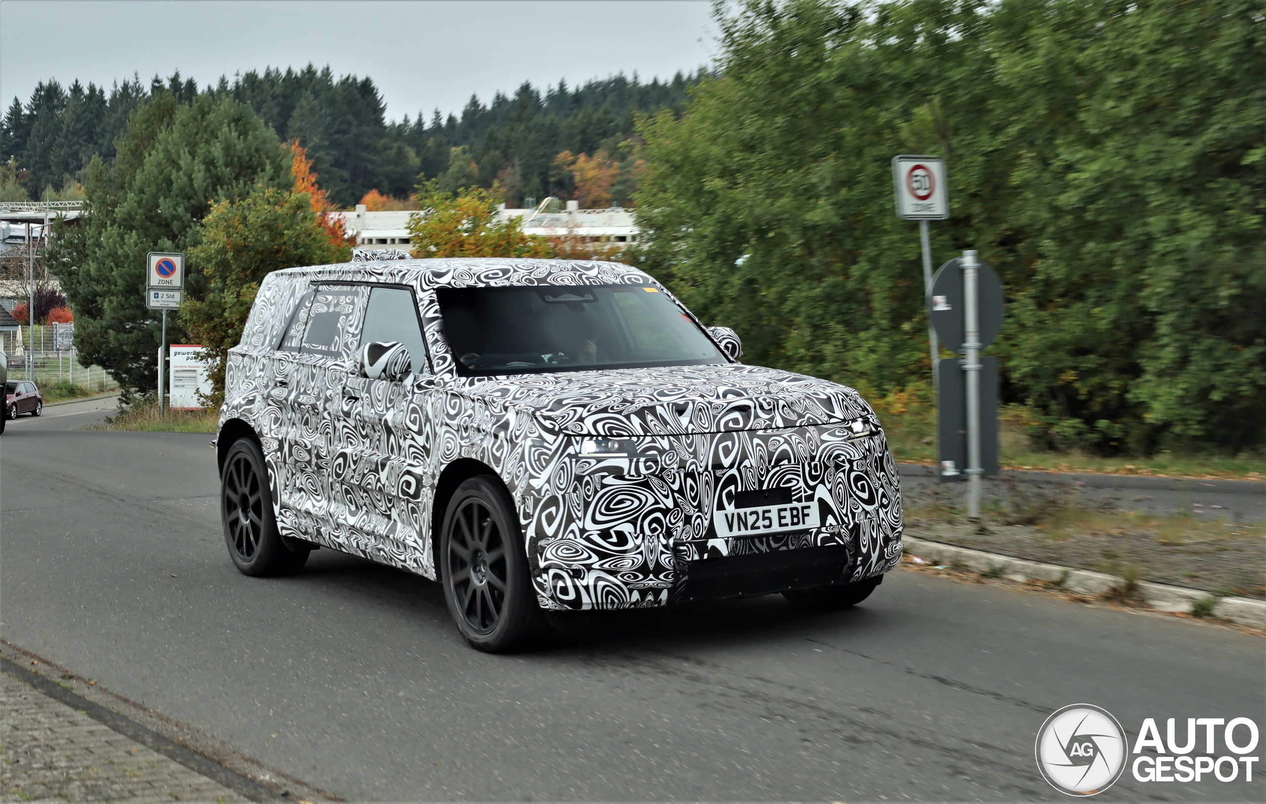 Land Rover Defender Sport