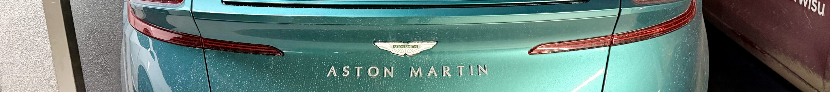 Aston Martin DB11