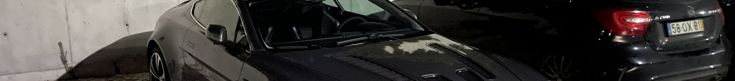 Aston Martin V12 Vantage