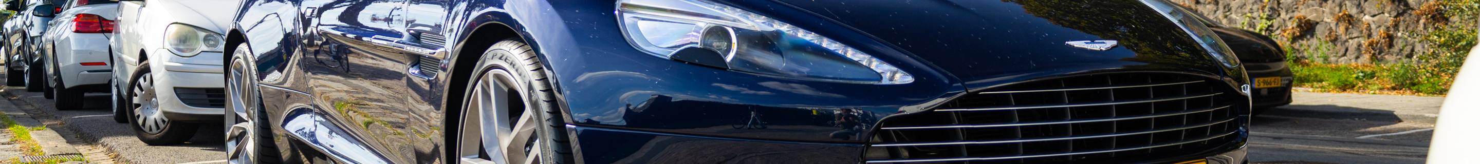 Aston Martin Vanquish Volante
