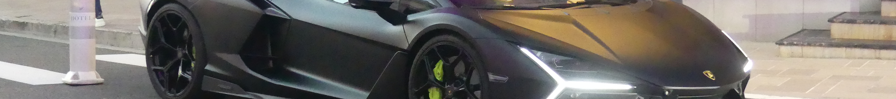 Lamborghini Revuelto