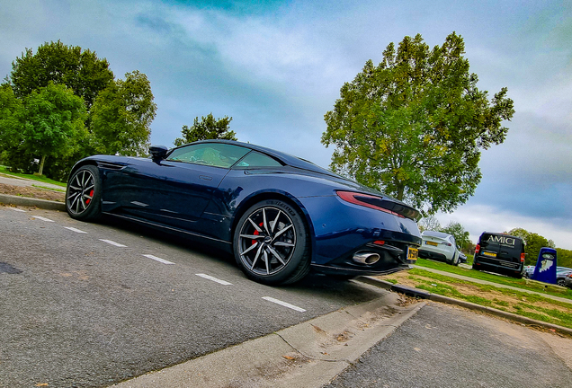 Aston Martin DB11