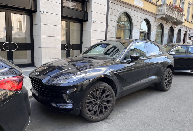 Aston Martin DBX