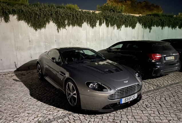 Aston Martin V12 Vantage