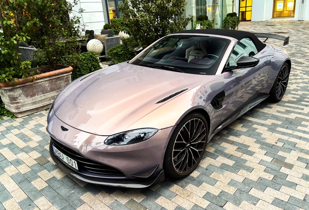 Aston Martin V8 Vantage Formula 1 Edition Roadster