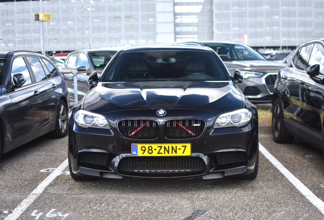 BMW M5 F10 2011