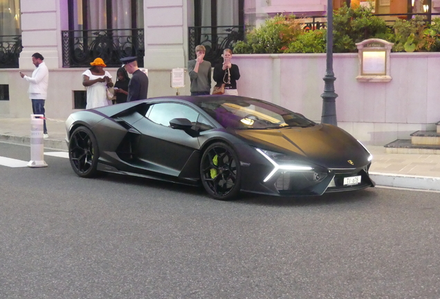 Lamborghini Revuelto