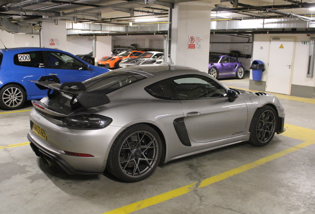 Porsche 718 Cayman GT4 RS Weissach Package