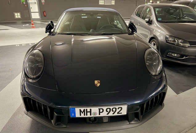 Porsche 992 Carrera 4 GTS Cabriolet MkII