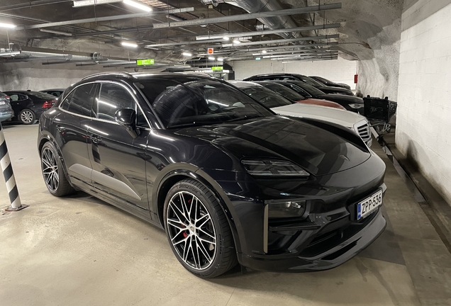Porsche Macan EV Turbo