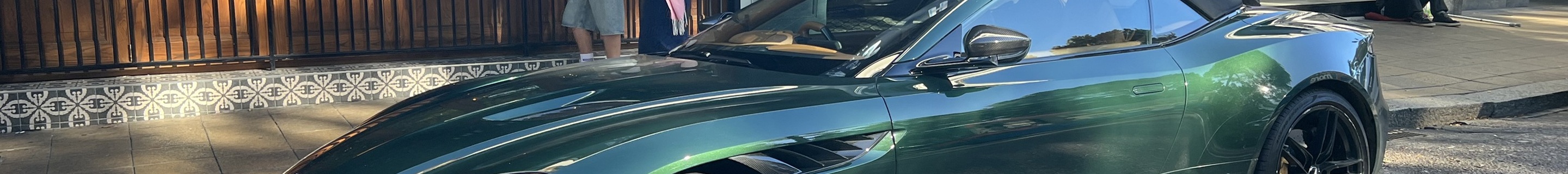 Aston Martin DBS Superleggera Volante