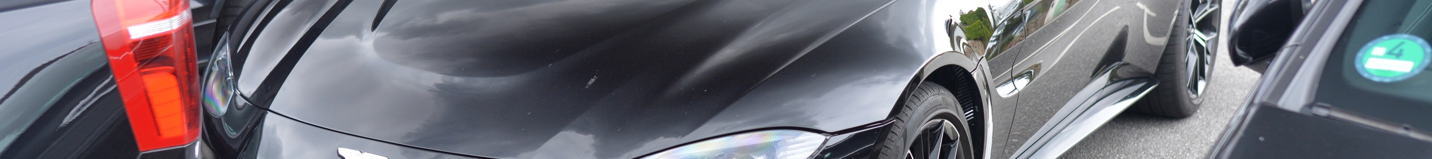 Aston Martin V8 Vantage Roadster 2020