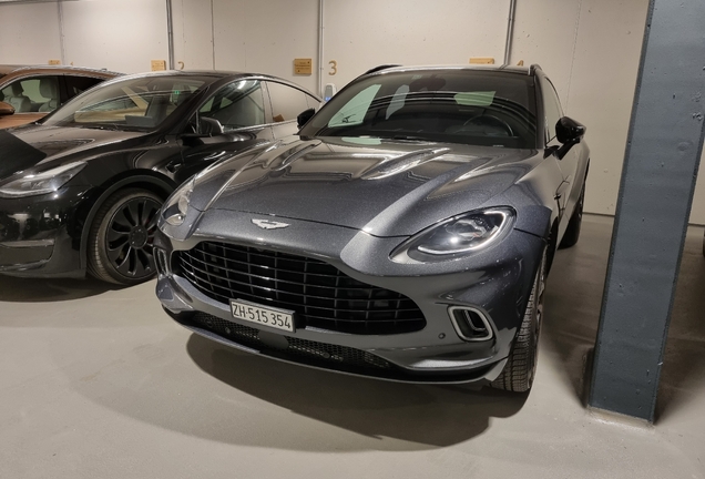 Aston Martin DBX