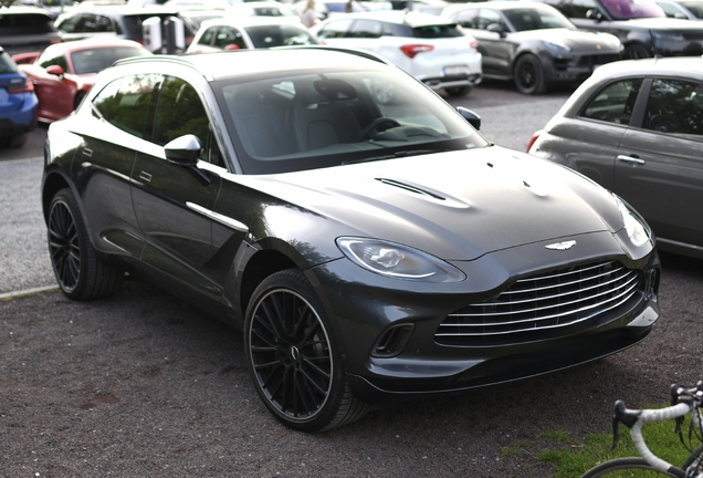 Aston Martin DBX