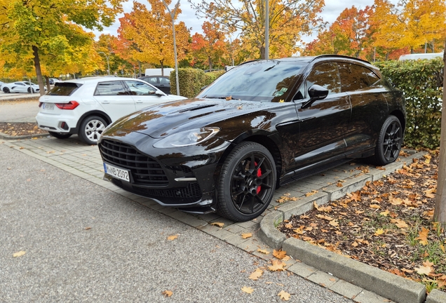 Aston Martin DBX707