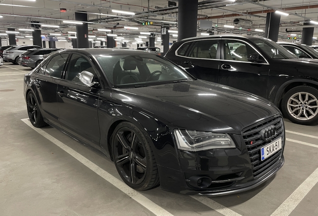 Audi S8 D4