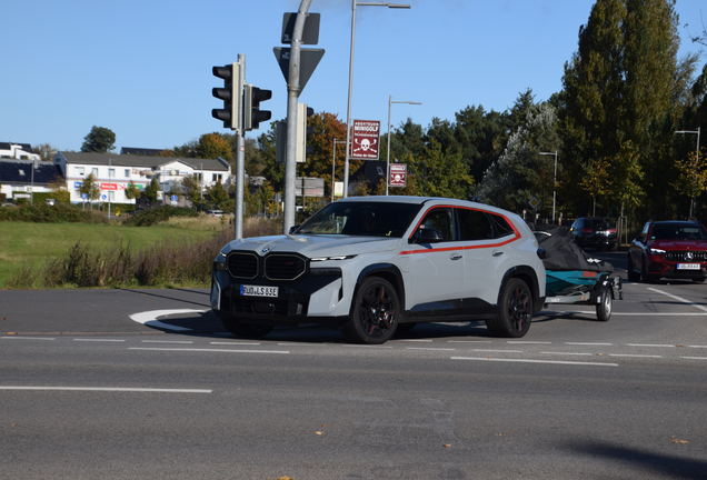 BMW XM G09 Label Red