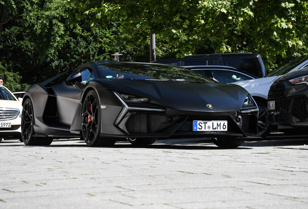 Lamborghini Revuelto