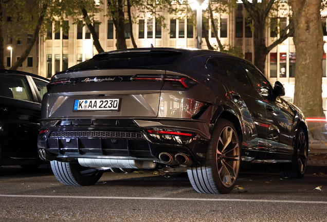 Lamborghini Urus S