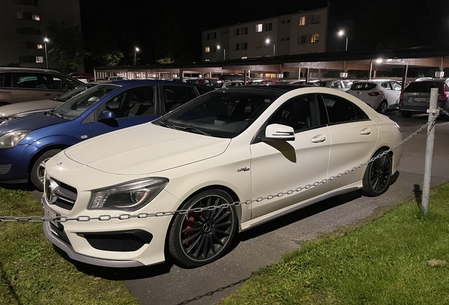 Mercedes-Benz CLA 45 AMG C117