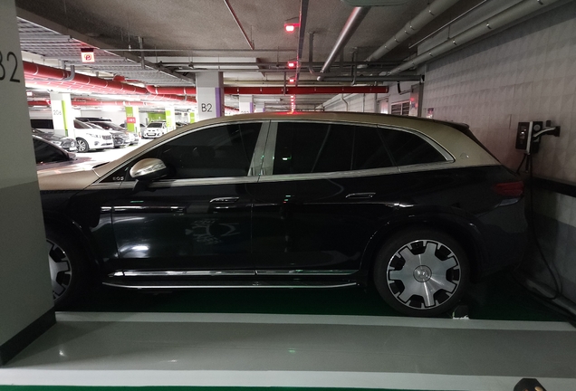 Mercedes-Maybach EQS 680 SUV