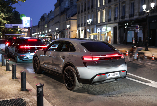Porsche Macan EV Turbo
