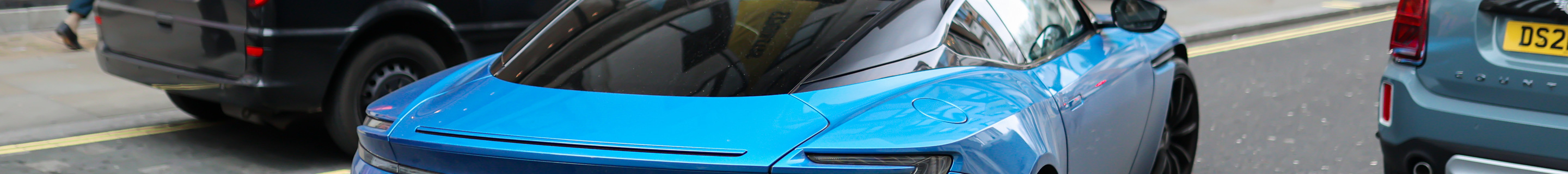Aston Martin DB11 V8