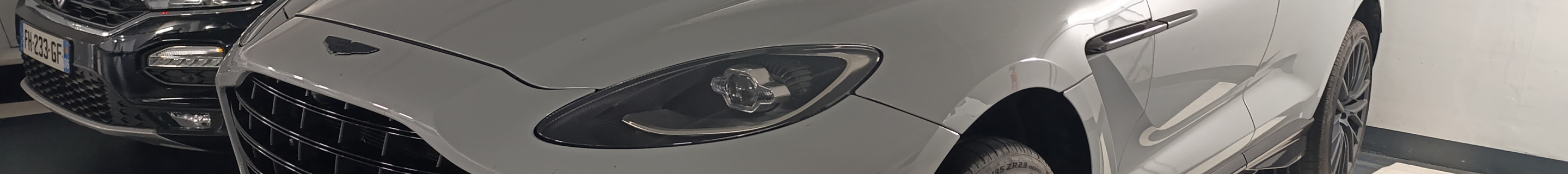 Aston Martin DBX707