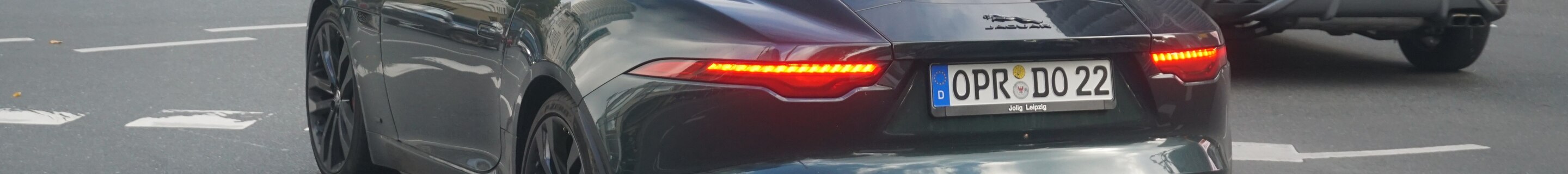 Jaguar F-TYPE P450 75 Coupé