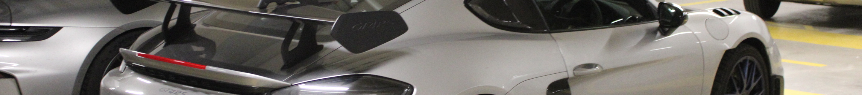 Porsche 718 Cayman GT4 RS Weissach Package