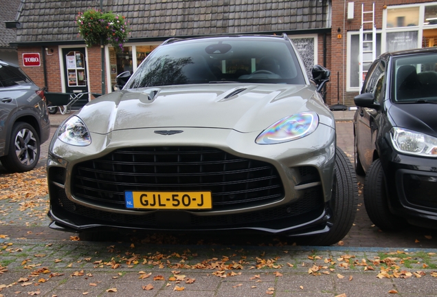 Aston Martin DBX707