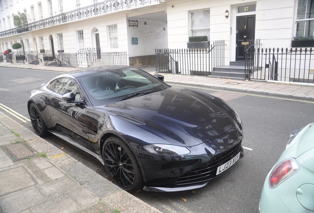 Aston Martin V8 Vantage 2018
