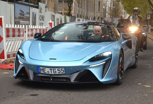 McLaren Artura Spider