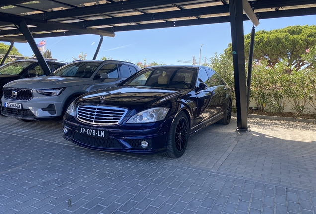 Mercedes-Benz S 65 AMG V221